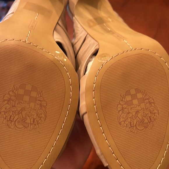 Vince Camuto heel, sz 8 style Clarstie color Nude, like new in box - Picture 8 of 8